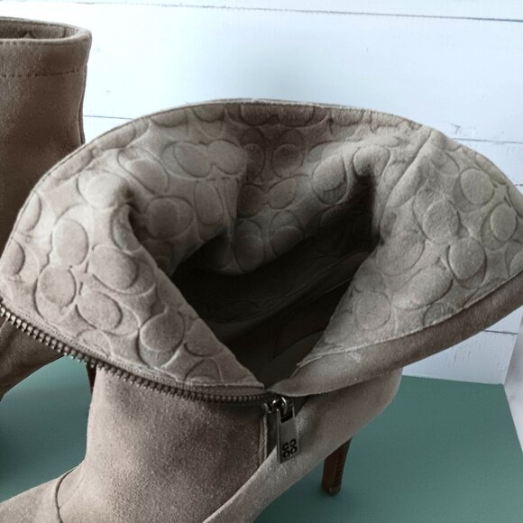 NWT 💥 COACH BETHIE TAUPE SUEDE BOOTIES ~ GORGEOUS! ~ Size 7.5 - Picture 5 of 9